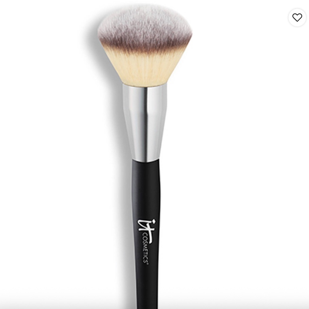 ✨ HOST PIC✨   IT Cosmetics Heavenly Luxe Jumbo Powder Brush — Ultra Plush, New